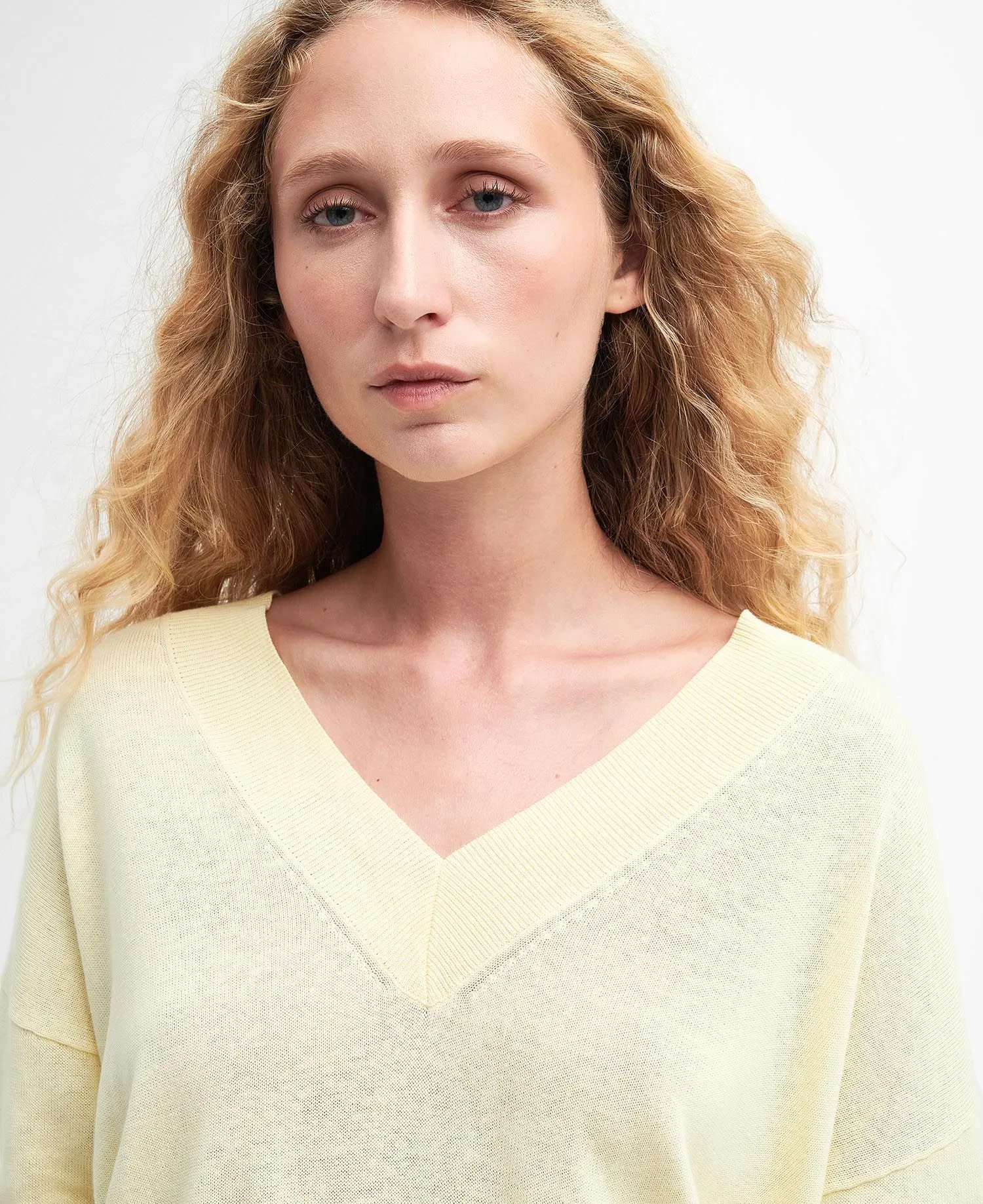 Barbour Women's Annie V-Neck Jumper - Lemon Souffle