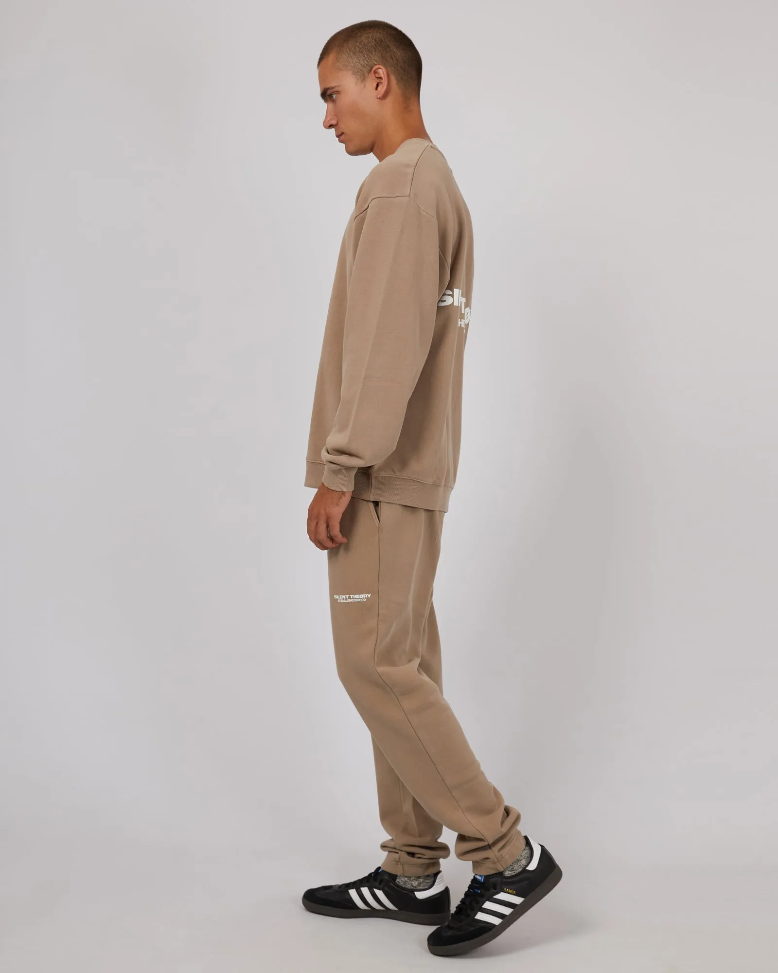 Essential Theory Crew Tan